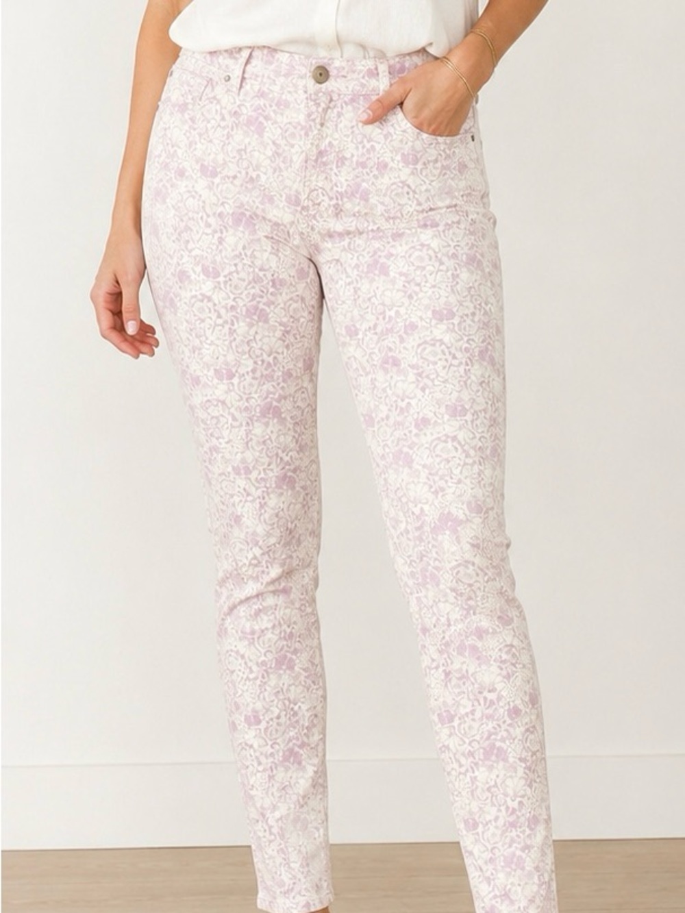 Style & Co. Jeans Size 12 Pink & White Floral Print Curvy Skinny Stretch Jeans